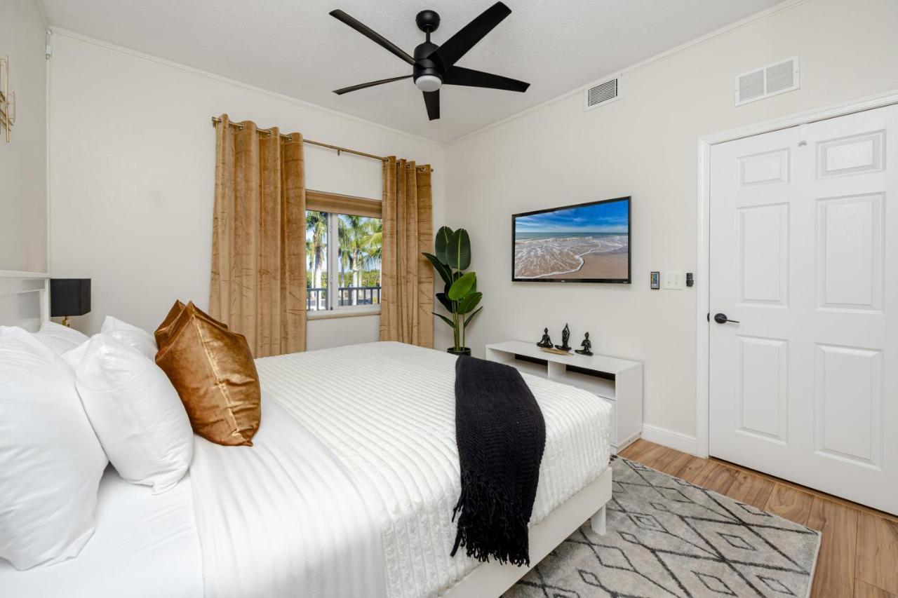 Elegant Waterfront Place For Two/Boca Ciega Resort 圣彼得堡 外观 照片