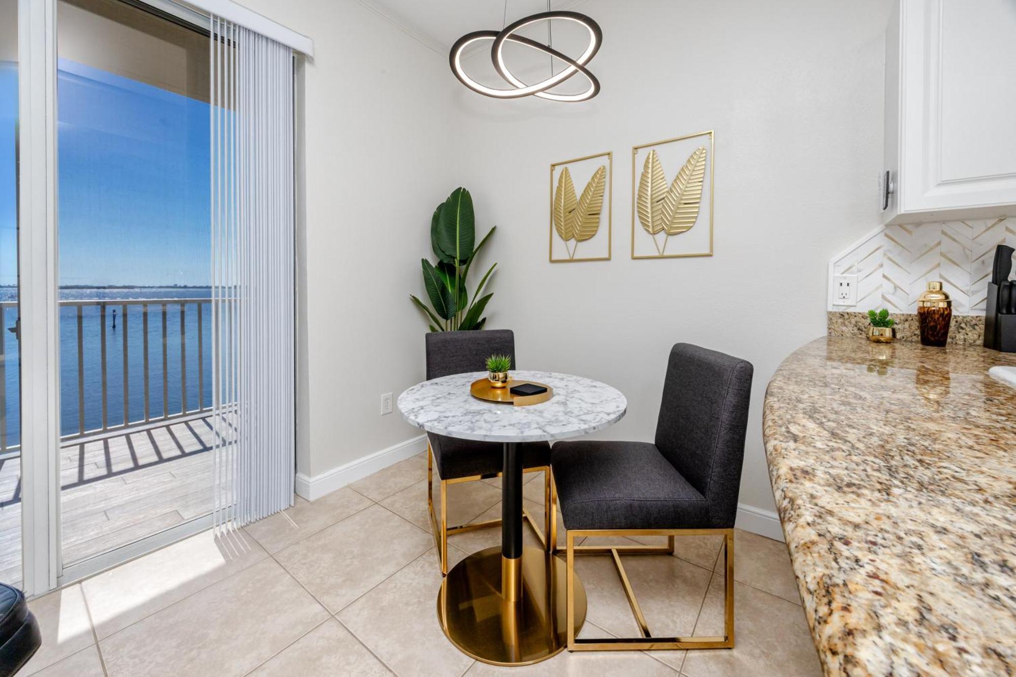 Elegant Waterfront Place For Two/Boca Ciega Resort 圣彼得堡 外观 照片